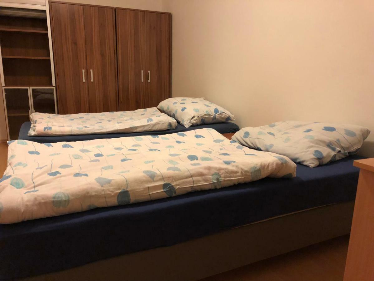 Moonstreet Apartments Братислава Экстерьер фото