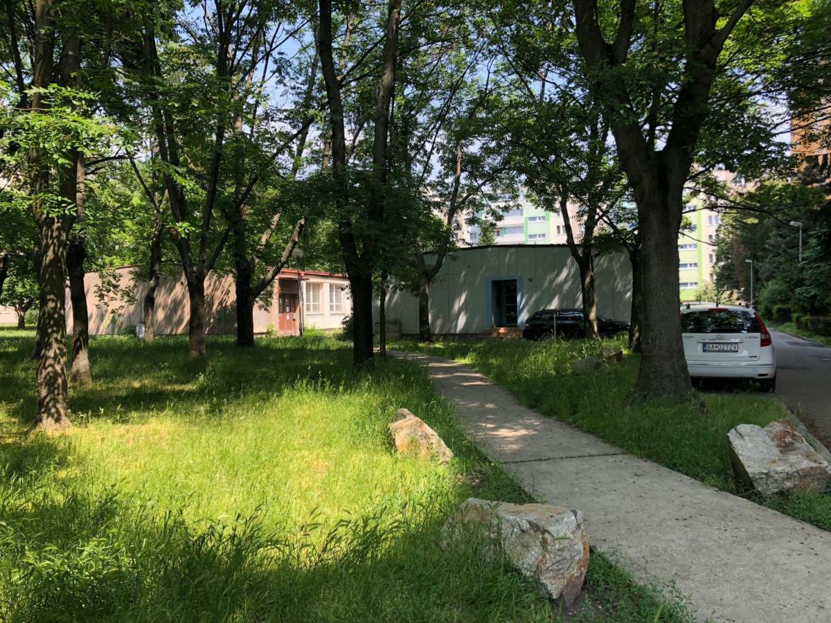 Moonstreet Apartments Братислава Экстерьер фото